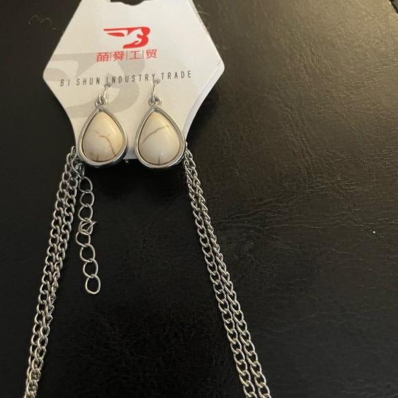 Necklace with earings - Picture 6 of 7